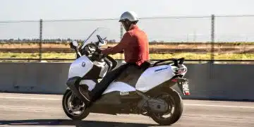 assurance scooter 125 