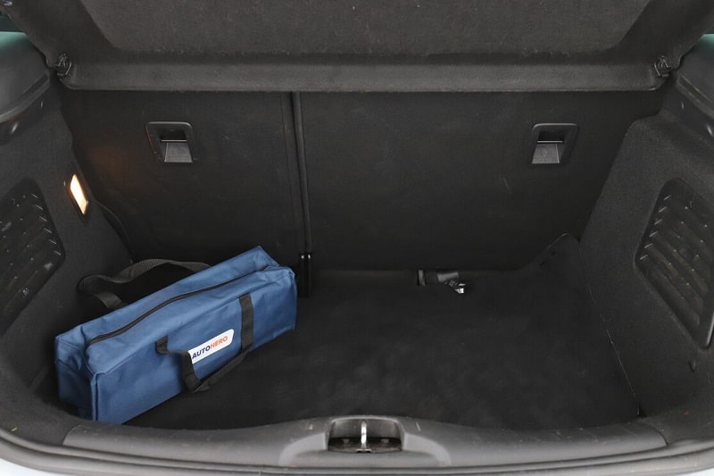 Découvrez l'intérieur de la Citroën DS3 et ses capacités de coffre